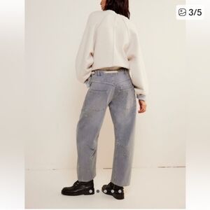 We The Free Moxie Jeans Distressed Grey.